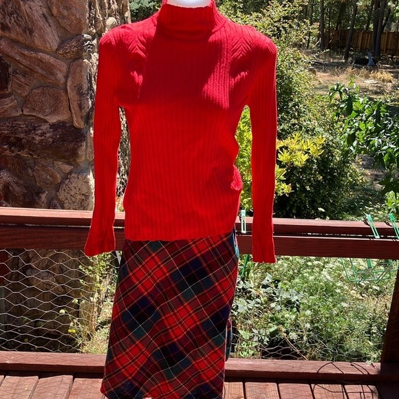 1970’s wool blend plaid A line skirt 26” waist with free mod ribbed turtleneck - Picture 1 of 11